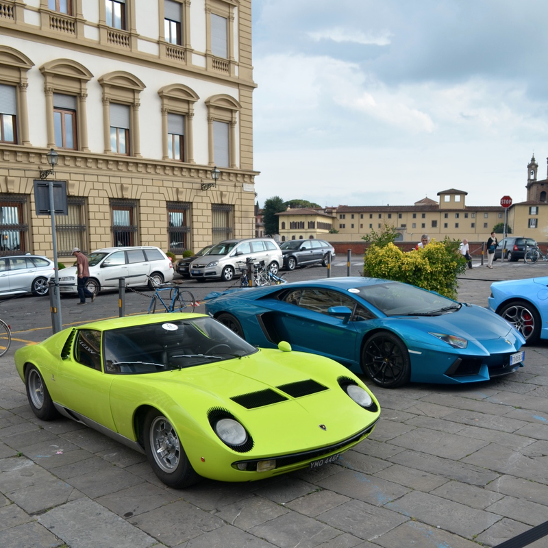 Illustration for article titled Random Lambo rally outside my hotel (Florence, Italy)